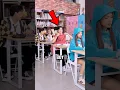 Download Lagu Ze was de grappenmaker te slim af... Het einde zorgde ervoor dat de hele klas schreeuwde! 😂