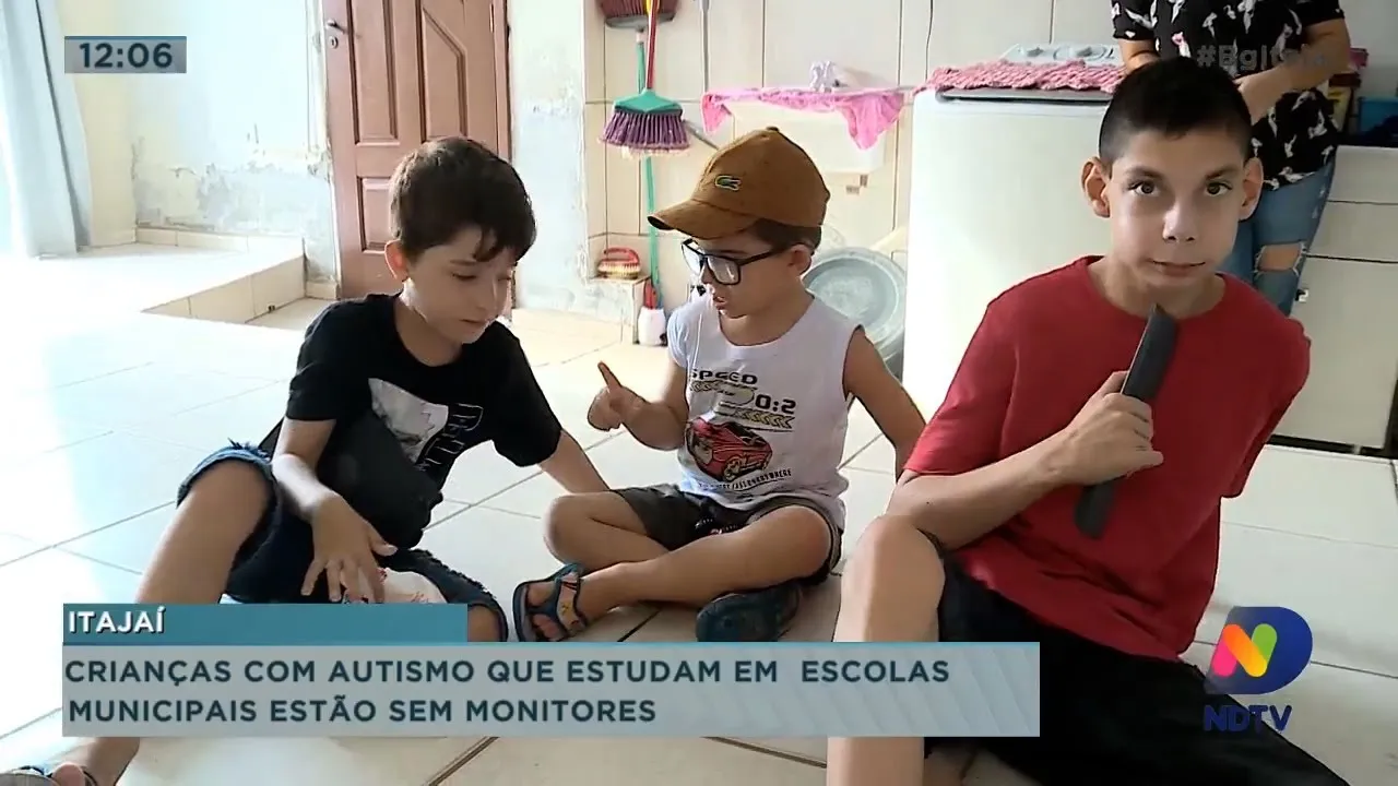 Crianças com autismo que estudam em escolas municipais estão sem monitores em Itajaí