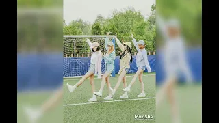 صور بنات أربعة صديقات كوريات 