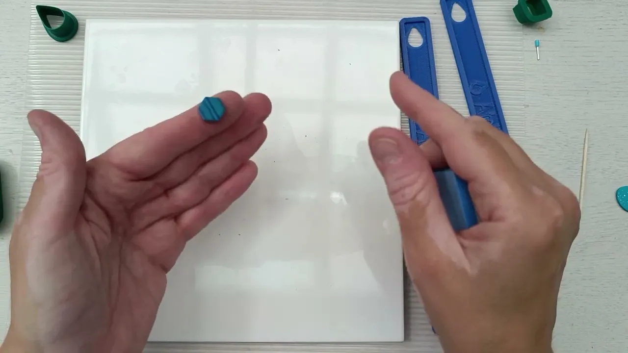 DIY box ~ randjes van kleistukjes gladschuren