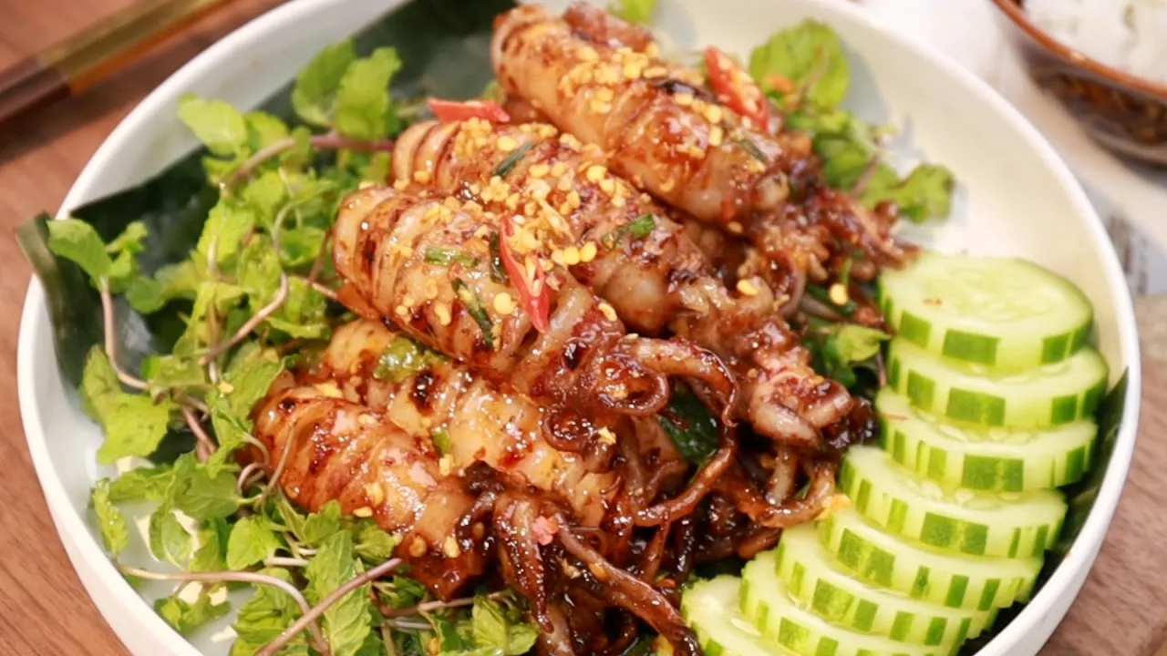 Fried Baby Squid In Fish Sauce - Mc Rim Mm   Helen