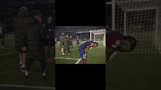 تضحكي وتدوري تبصيلي وتشوفي   دندنها