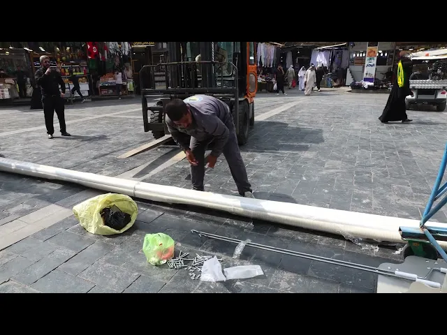 ⁣حرصًا منهم على خدمة الزائرين الكرام وحدة الجهد البلدي التابعة لشعبة النظافة تنصب المضلات