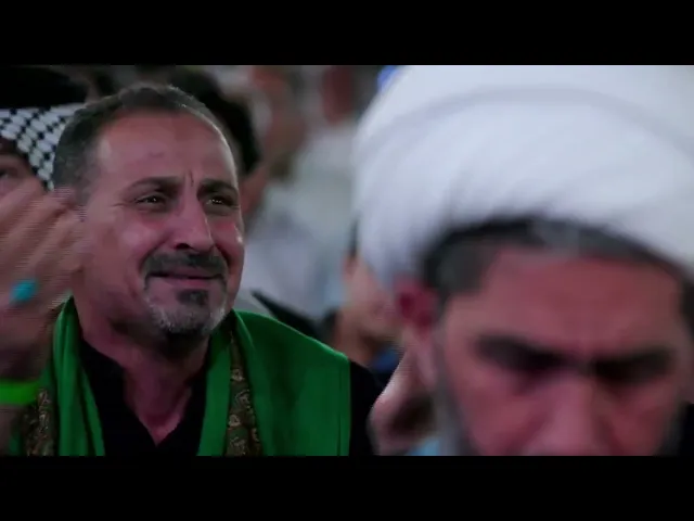 ⁣مراسم تبديل راية الحزن لقبة سفير الإمام الحسين (ع) مسلم بن عقيل (ع) في مسجد الكوفة المعظم