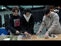 Download Lagu [BANGTAN BOMB] RM's Cyanotype Experience with SUGA and Jimin - BTS (방탄소년단)