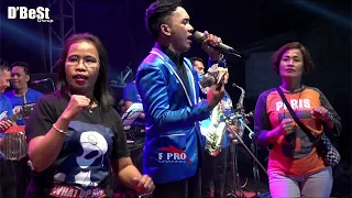 ricky stardut menyulam kain yang rapuh