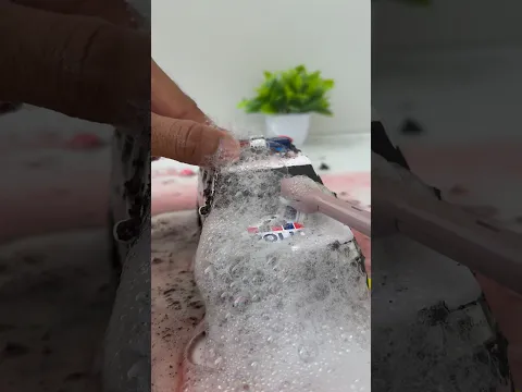 Our heroes are brave Police Officers,We should clean their DIRTY dark car🥰👮♂️🚨