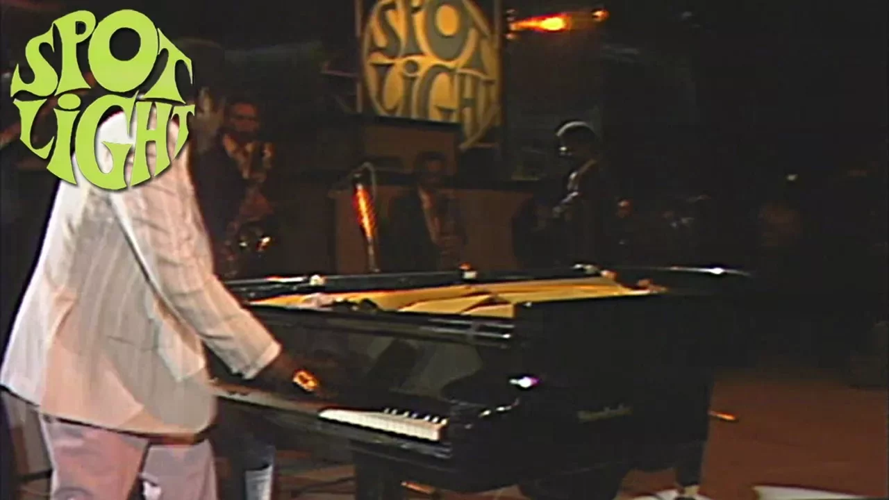 Fats Domino - Deep In The Heart Of Texas (Live on Austrian TV, 1977)