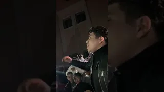 عمر كمال بيغني اغنية ابويا في السعوديه لي الأطفال دندنها