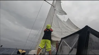 Sail Rips on Engineless Passage to New Zealand WHSE112