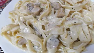 فوتتشيني على الطريقة الايطالية معكرونة بالصوص الأبيض طعم ولا أروع مستحيييييل ما تحبوها 