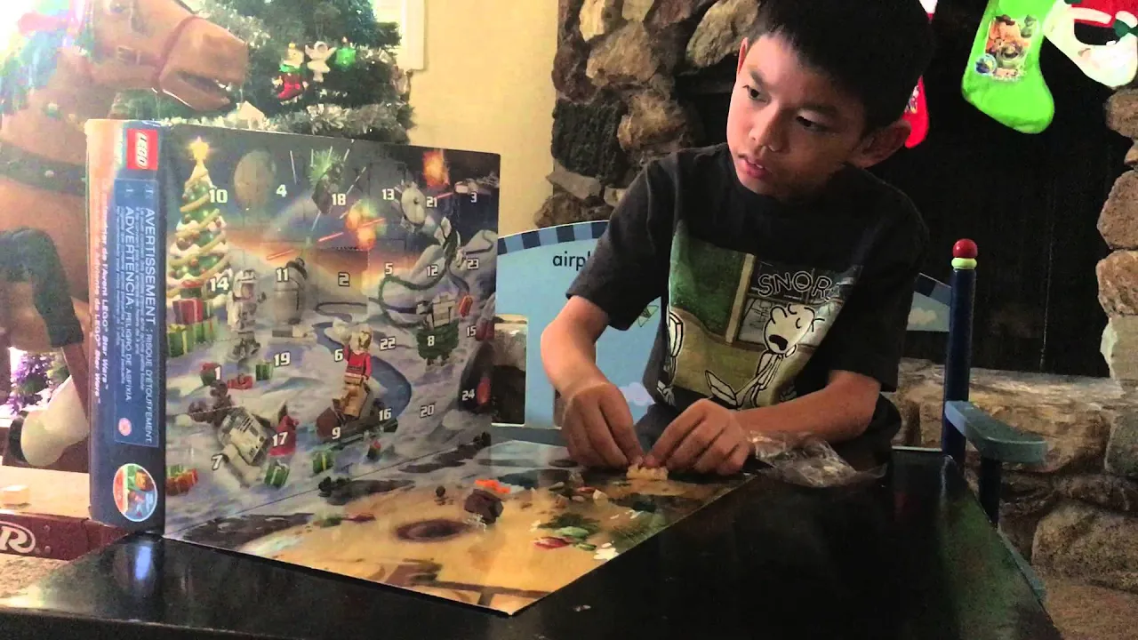 Here's a review and unboxing of the LEGO Star Wars Advent Calendar 2018 set. Is this better than the. 