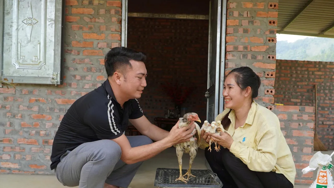 CEO Duong and Tieu La are happily developing her farm together. Will they succeed?