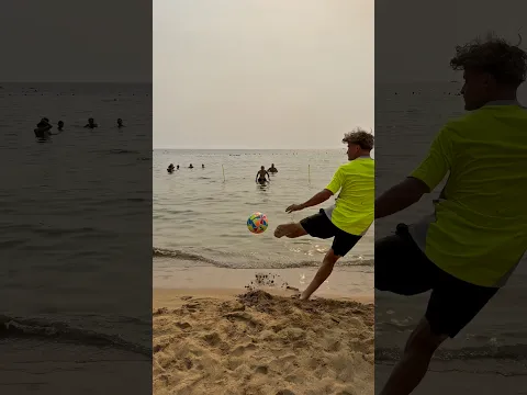 GK on fire in the sea 🌊🔥🧤 #football #soccer #futbol #goalkeeper