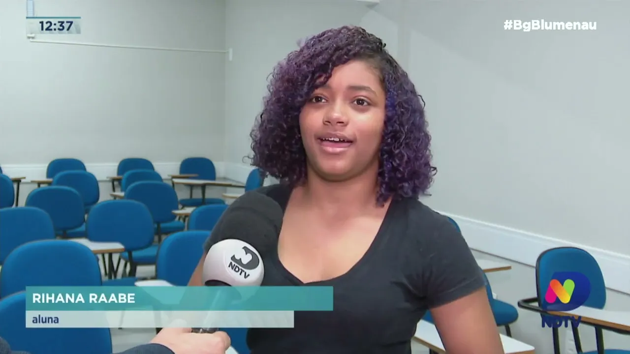 Blumenau: curso de iniciação ao trabalho prepara jovens para entrevistas de emprego