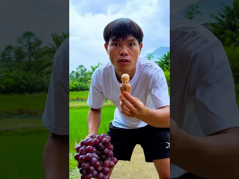 Super spicy grapes! #shorts #funny #langlieu