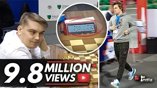 Download Magnus Carlsen arrives 2.30 mins late for a 3 minute game | World Blitz 2022 MP3