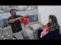 Download Lagu Hojjat is shopping for his daughter and selling the car for her daughter.