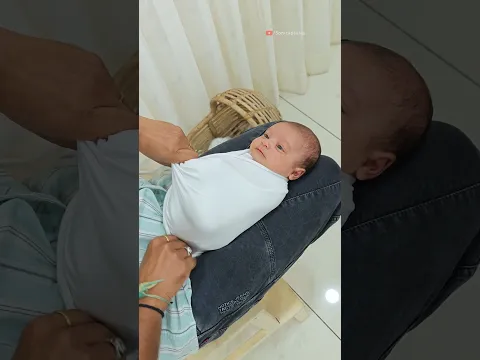 How to wrap a newborn for a photoshoot 😍❤😘🥰 #shorts