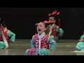 Download Lagu Hari Anak yang lucu | Gadis kecil itu sedih, tetapi dia tetap menyelesaikan tariannya dengan cemerlang