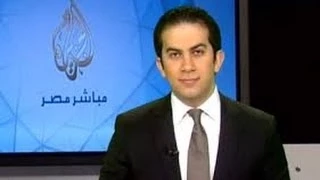 مذيع الجزيرة يغسل ويكوى متصلة بتقول جيش مصر خير اجناد الارض 