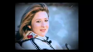 قلبى و روحى و عم   رى   حبيب     ى دائما   ن ور الش ريف   ب وس  ى دندنها