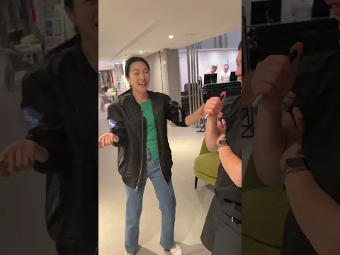 A atriz Kim Joo Ryoung reage a mágica do Pyong Lee