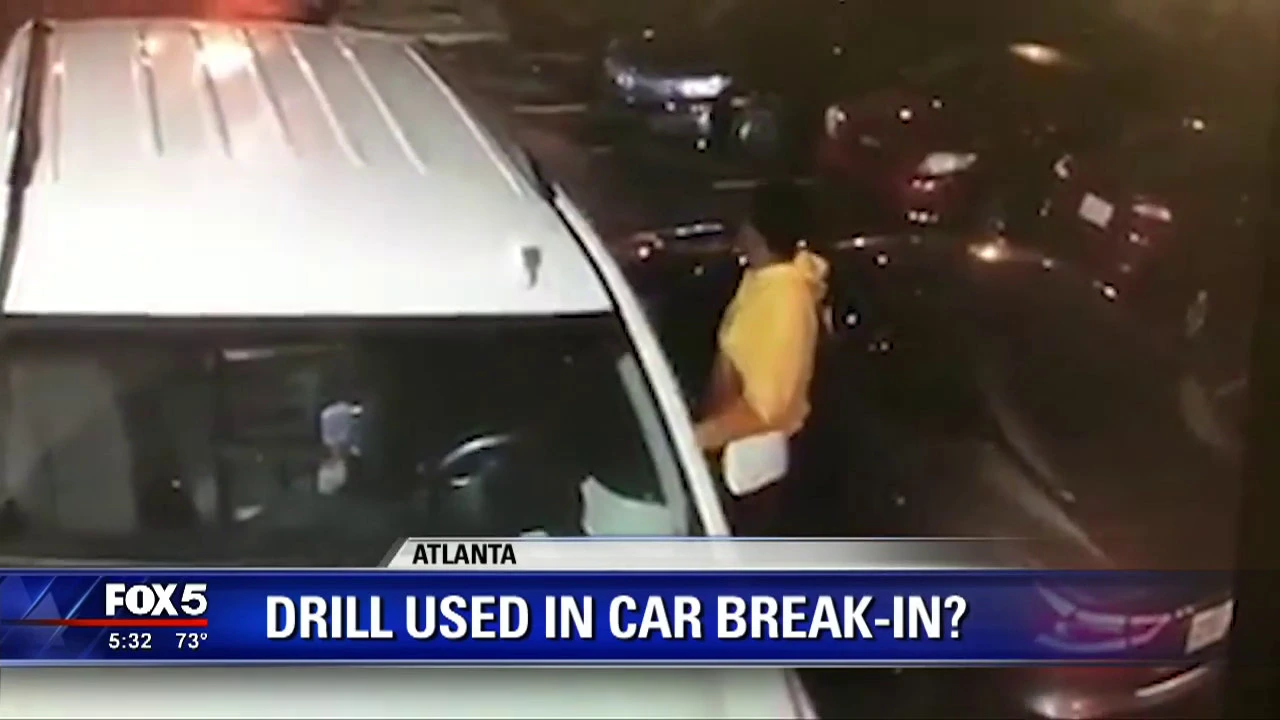 Gunfire shatters afternoon shopping at Metro Atlanta mall