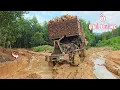 Download Lagu Địa hình kinh hoàng | Tài xế xe độ chở gỗ vẫn quyết liều mình vượt qua
