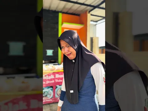 Bu Amel jualan seblak di lapak orang #buamel #comedy