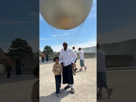 Kid Goes On The Biggest Hot Air Balloon in The World