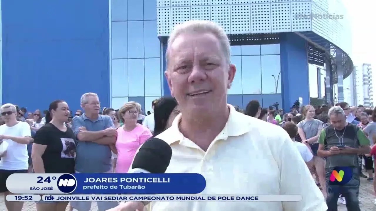 Esquadrilha da fumaça se apresentou nesta segunda (28) em Tubarão