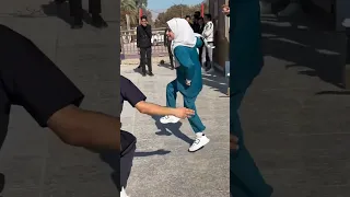 فديت البنوته شلون تركص حفلة لتخرج 