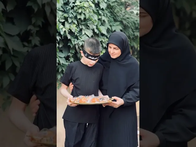 ⁣وعيون امامي عن بعدٍ ترعاني 💔