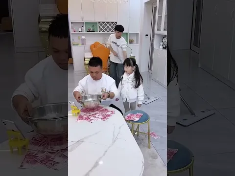 爸爸的錢去哪了，女兒真是眼疾手快！#爸爸帶娃 #家有萌娃 #親子#funny #baby #cute