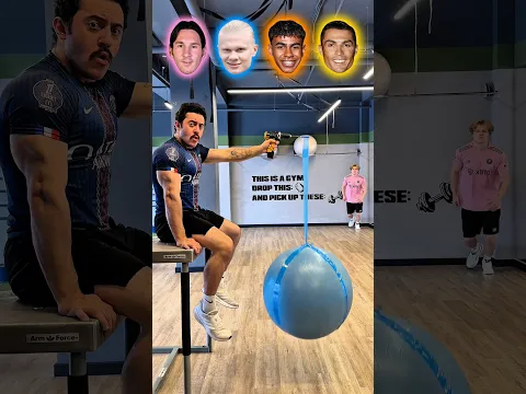 FOOTBALLERS SPRINT TO GRAB THE BLUE BALL | WHO WON?π¨π