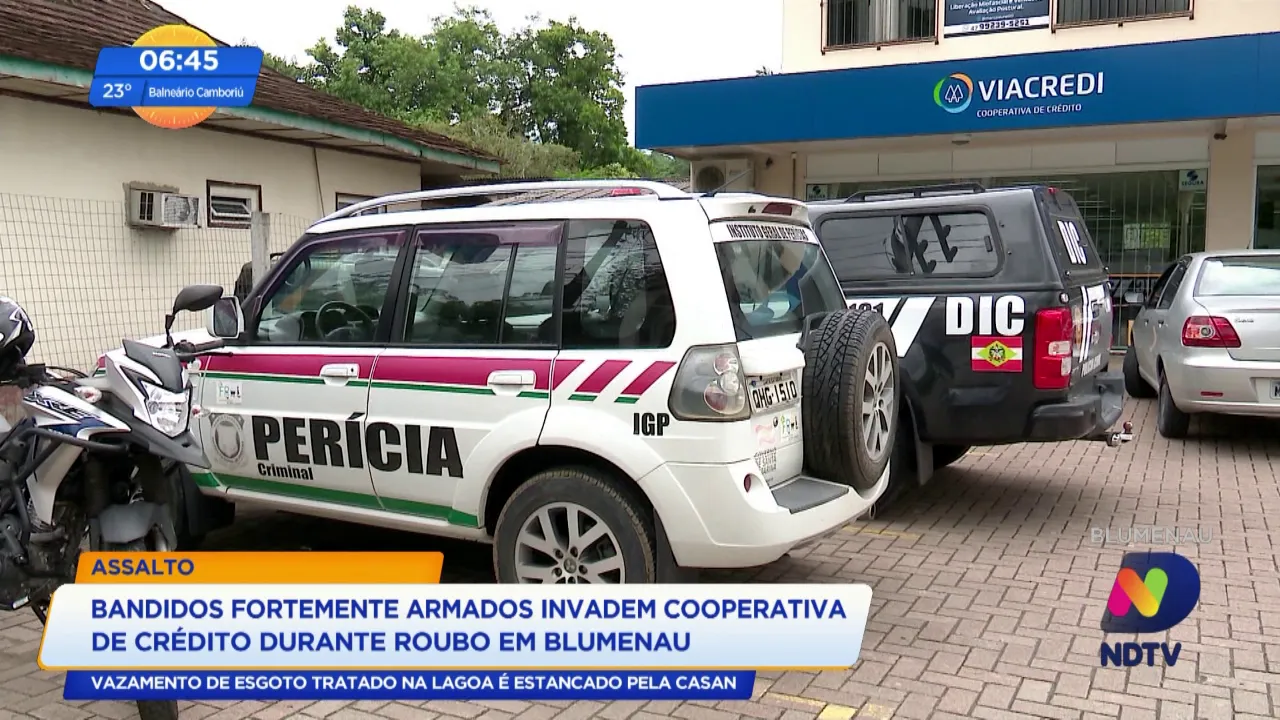 Bandidos fortemente armados invadem cooperativa de crédito em Blumenau