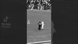 وقت اللقاء قرب وحان 