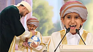 دخل الشاب في صدمة عندما دخل عليه القارئ محمد ايوب عاصف دون أن يشعر واعطاه كرة نادي أرسنال وكتب اسمه 