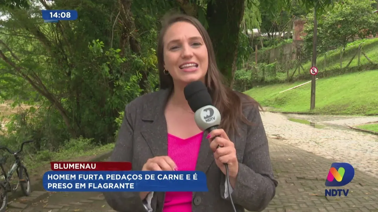 Homem furta pedaço de carne e é preso em flagrante em Blumenau