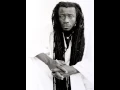 Afro Moses ft. Tic Tac  - Akom Ko