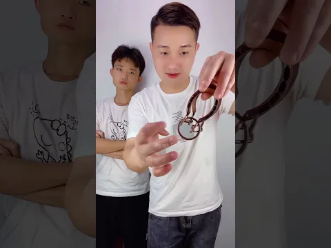 Handcuffs Trick ⁣😂 ⁣#Shorts