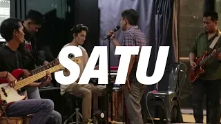 dewa 19 satu cover waktu luang