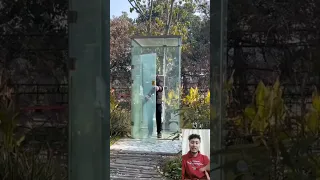 أغرب حمام شفاف في العالم 