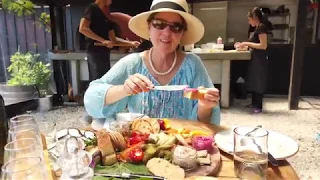 Sailing a Leopard 50 into New Zealand.Collecting fresh scallops, drink NZ wine and eat pizza…Ep17