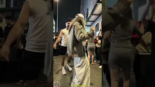 Detik detik satu kontena pelancong asing masuk..Live Bob Sentuhan Buskers Bukit Bintang Kuala Lumpur
