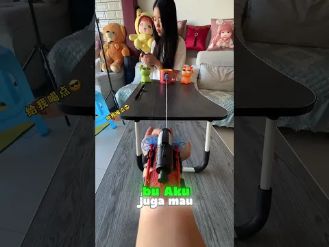 Mami, aku juga mau sedikit teh, dong! ☕👧#shorts