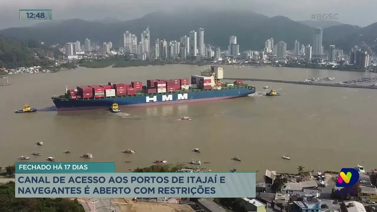 Fechado há 17 dias, canal de acesso aos Portos de Itajaí e Navegantes é aberto com restrições