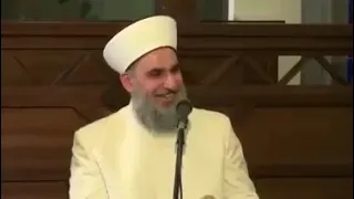 اللهم صل على سيدنا محمد النبي الامي الحبيب المحبوب عالي القدر عظيم الجاه وعلى آله وصحبه وسلم دندنها