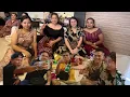 Download Lagu TOLONG ABUN FAMILY SAPU DAUN KERING DI STUDIO SEBELUM IKUT PERGI JEMPUTAN KAWIN DI HOMESTAY.